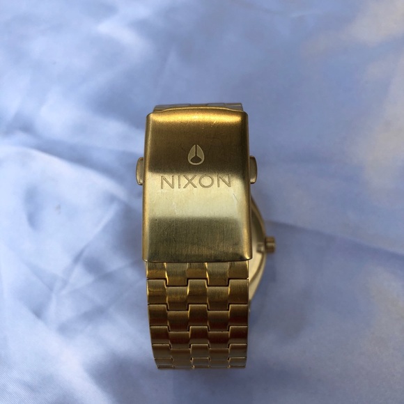 Nixon Minimal Watch